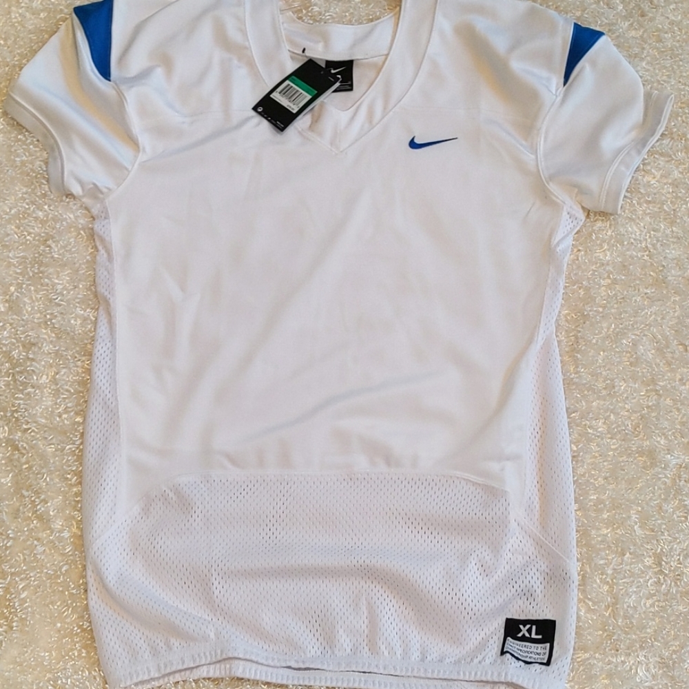Wow!!Nike V neck football shirt XL